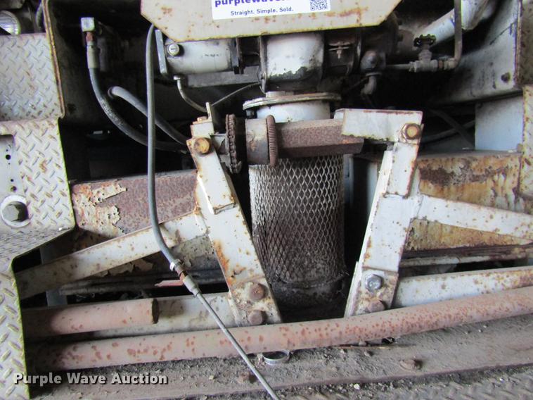 image for item DE5956 Cedarapids BSF531 paver