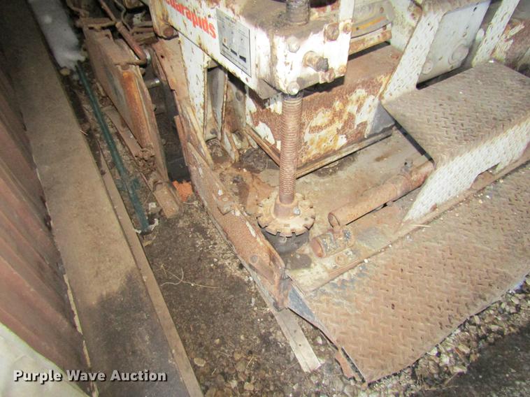 image for item DE5956 Cedarapids BSF531 paver