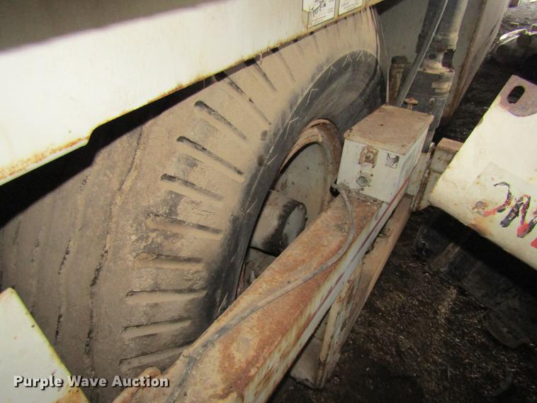 image for item DE5956 Cedarapids BSF531 paver