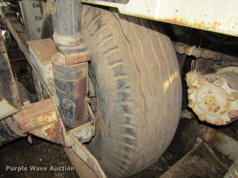 image for item DE5956 Cedarapids BSF531 paver