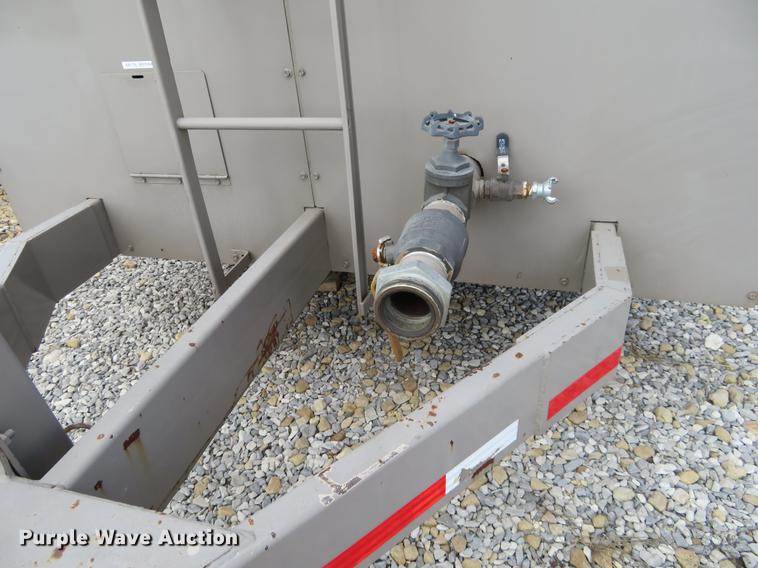 image for item DE6396 1995 Leroi 1600 Versatrol air compressor