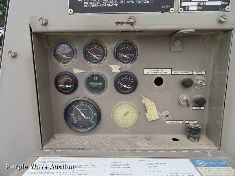 image for item DE6396 1995 Leroi 1600 Versatrol air compressor