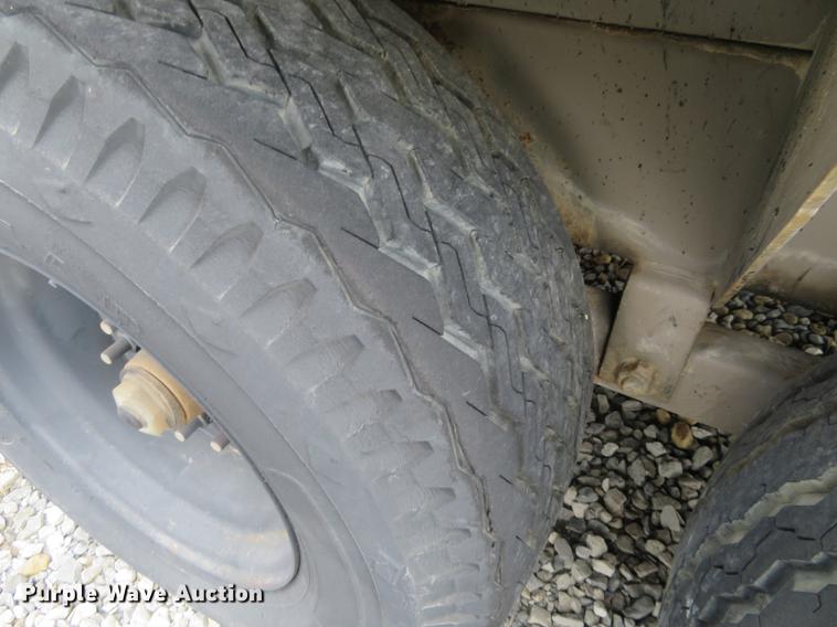 image for item DE6396 1995 Leroi 1600 Versatrol air compressor