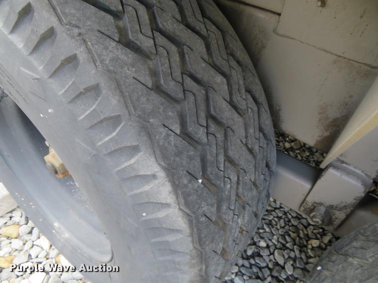 image for item DE6396 1995 Leroi 1600 Versatrol air compressor