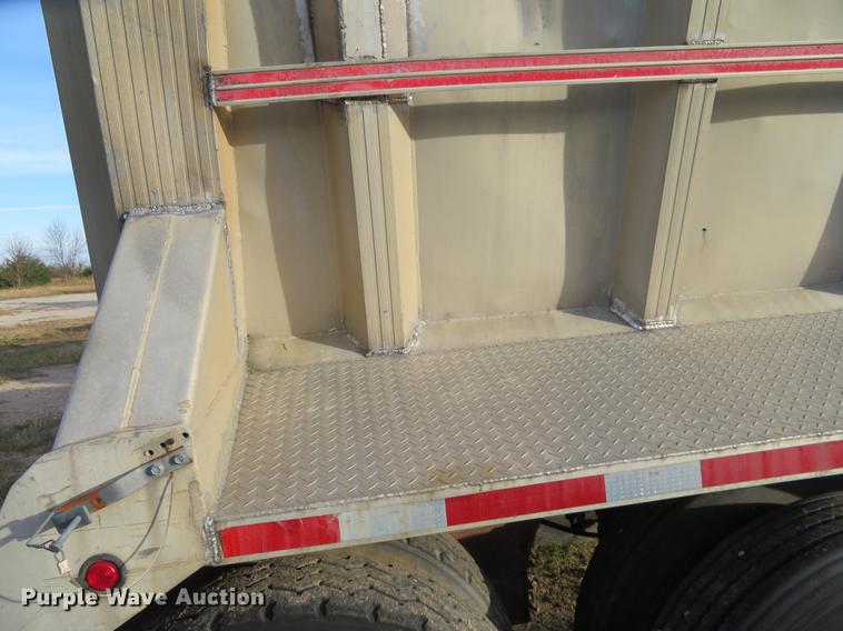image for item DE6533 1995 Vantage SV-102 end dump trailer