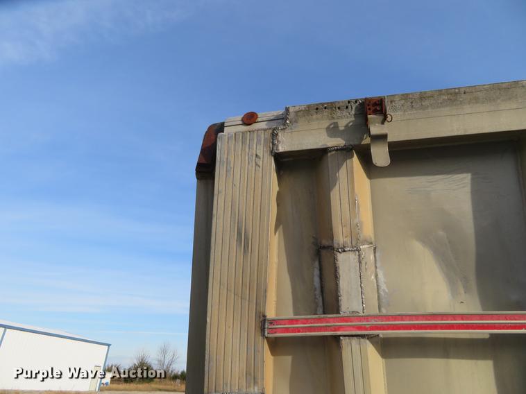 image for item DE6533 1995 Vantage SV-102 end dump trailer