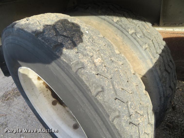 image for item DE6533 1995 Vantage SV-102 end dump trailer