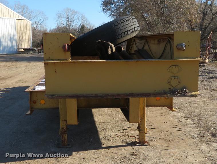 image for item DE6551 1975 Vulcan LB-4038 drop deck equipment trailer