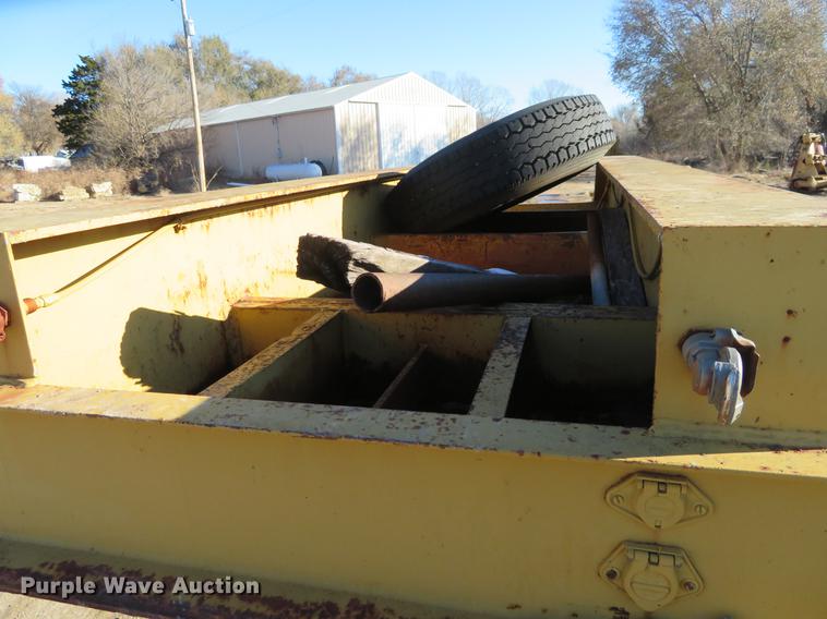 image for item DE6551 1975 Vulcan LB-4038 drop deck equipment trailer