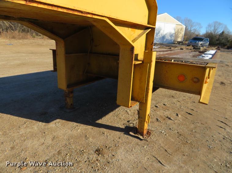 image for item DE6551 1975 Vulcan LB-4038 drop deck equipment trailer