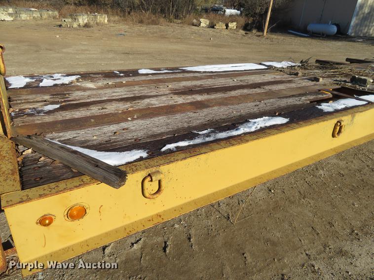 image for item DE6551 1975 Vulcan LB-4038 drop deck equipment trailer