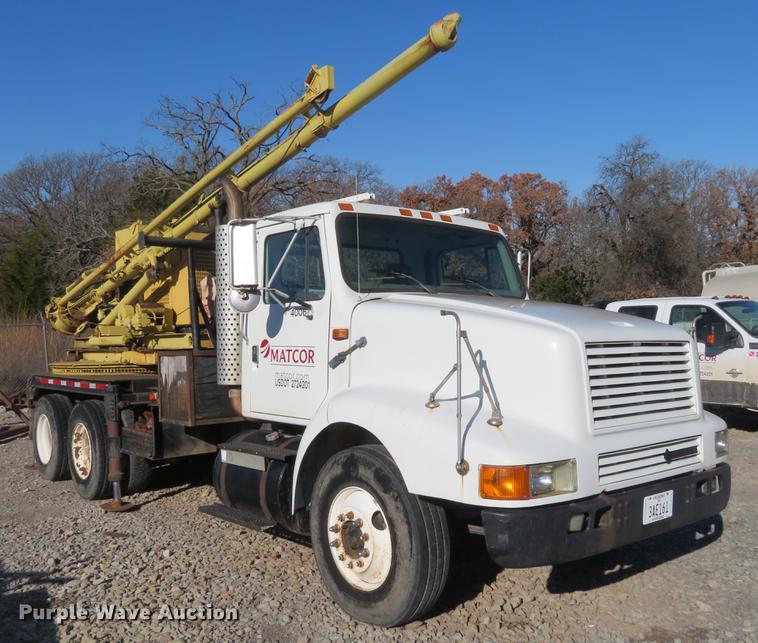 image for item DE6565 1996 International 8200 drilling rig truck
