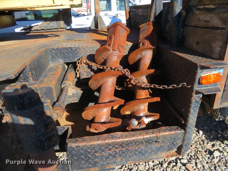 image for item DE6565 1996 International 8200 drilling rig truck