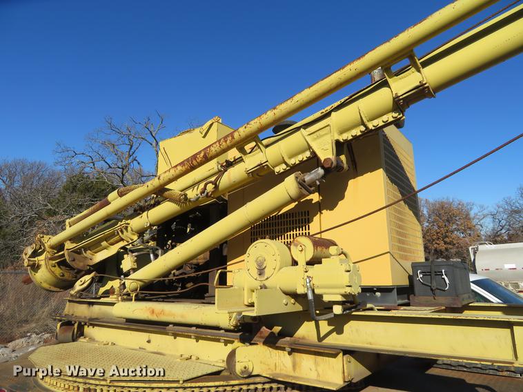 image for item DE6565 1996 International 8200 drilling rig truck