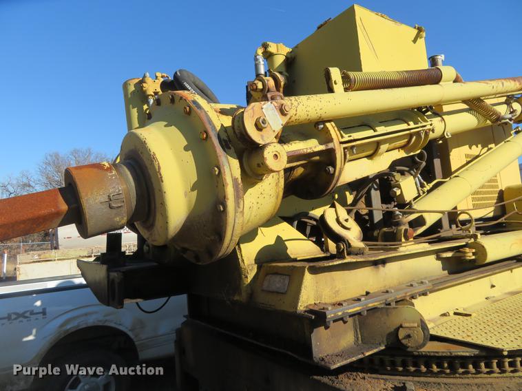 image for item DE6565 1996 International 8200 drilling rig truck