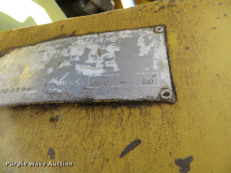 image for item DE6565 1996 International 8200 drilling rig truck