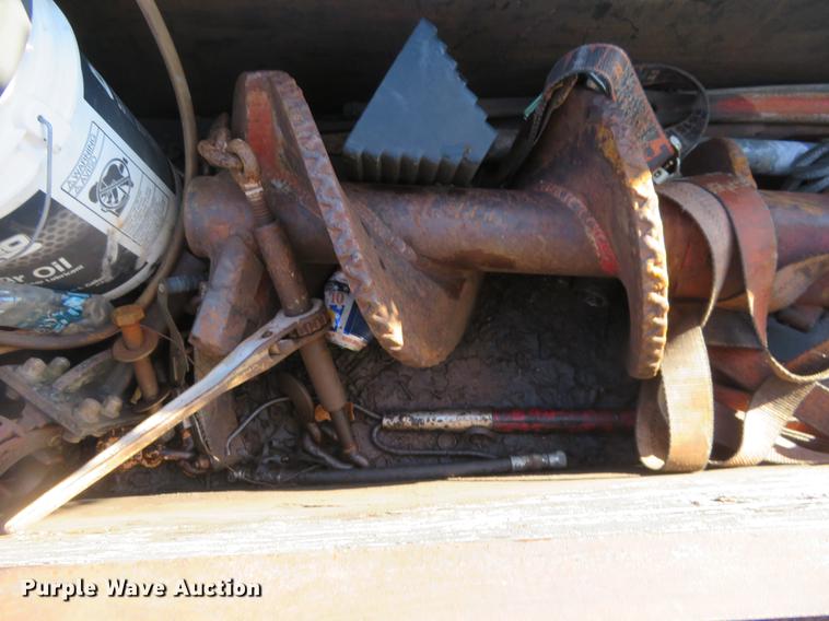 image for item DE6565 1996 International 8200 drilling rig truck