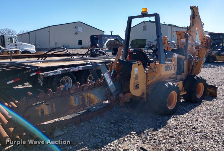 image for item DE6568 1999 Case 560 trencher