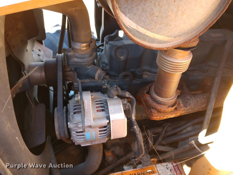 image for item DE6568 1999 Case 560 trencher