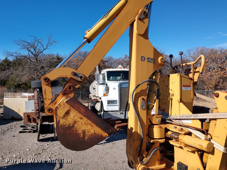 image for item DE6568 1999 Case 560 trencher