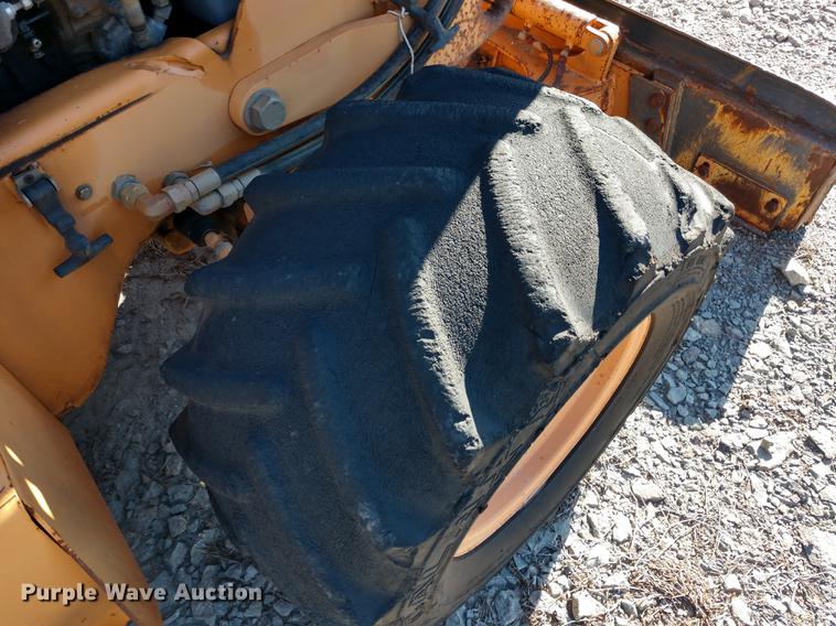 image for item DE6568 1999 Case 560 trencher