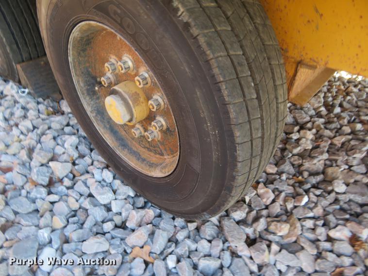 image for item DE6572 2013 Belshe FB9T equipment trailer