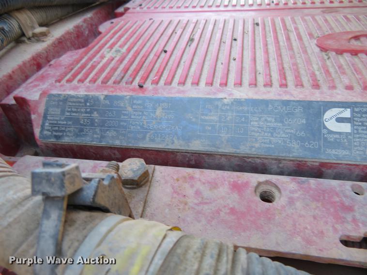 image for item DE6573 2005 International 9400i flatbed truck