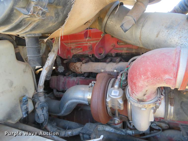 image for item DE6573 2005 International 9400i flatbed truck