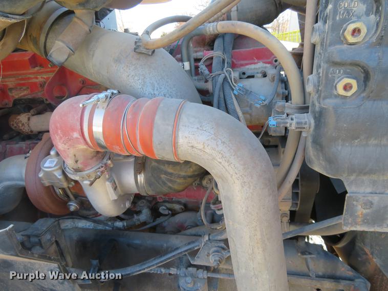 image for item DE6573 2005 International 9400i flatbed truck