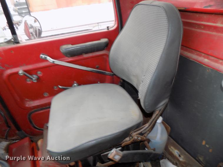 image for item DE7547 1987 Ford L8000 dump truck