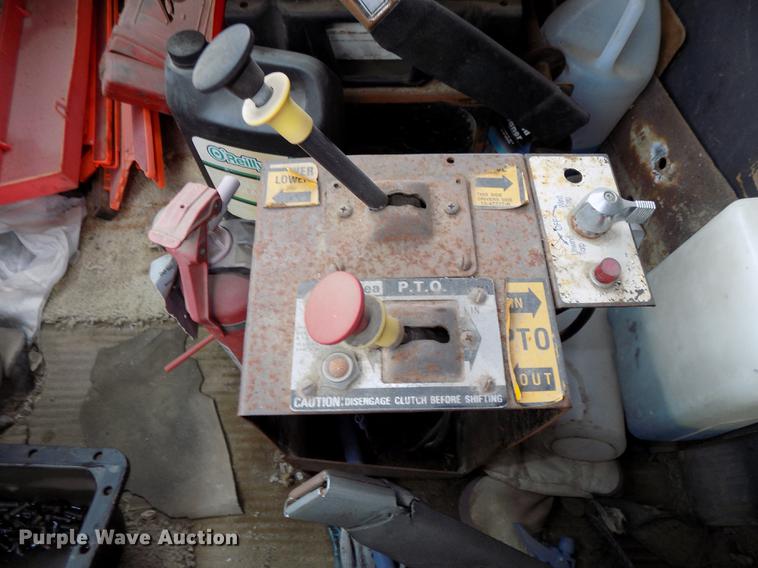 image for item DE7547 1987 Ford L8000 dump truck