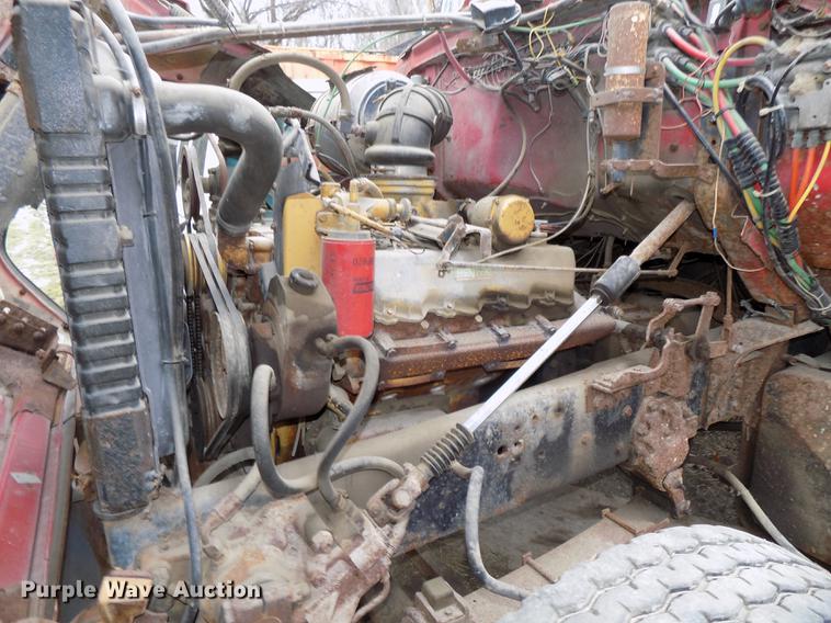 image for item DE7547 1987 Ford L8000 dump truck