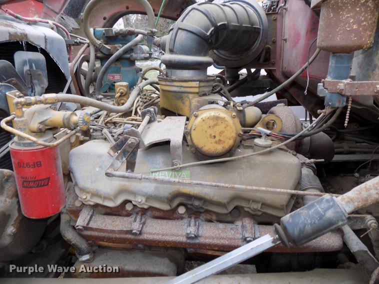 image for item DE7547 1987 Ford L8000 dump truck