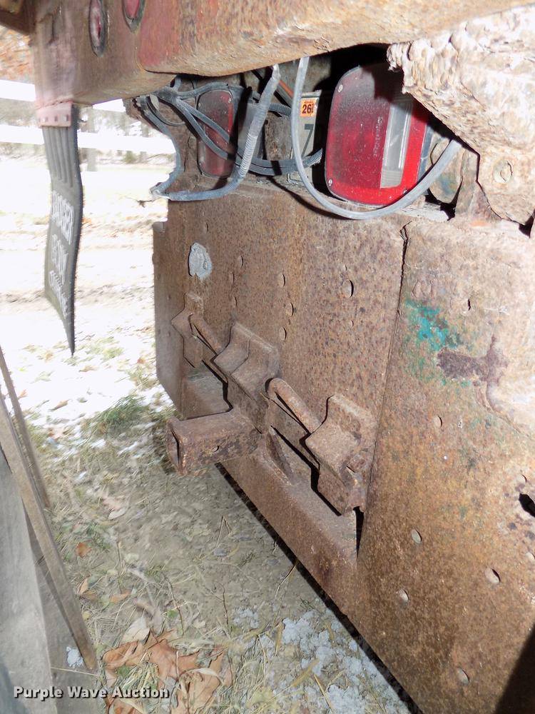 image for item DE7547 1987 Ford L8000 dump truck