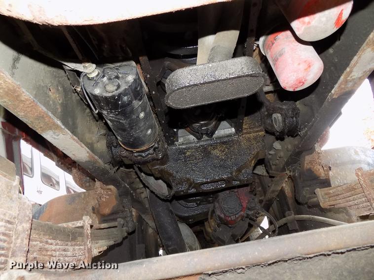 image for item DE7547 1987 Ford L8000 dump truck