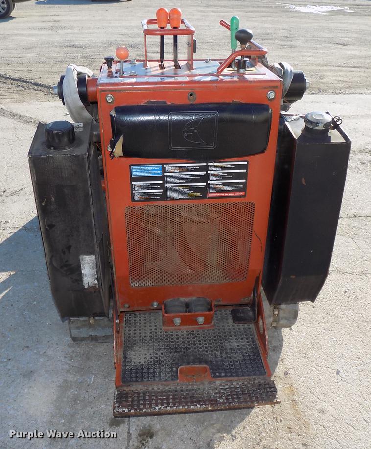 image for item DE7556 2006 Ditch Witch SK350 compact utility loader