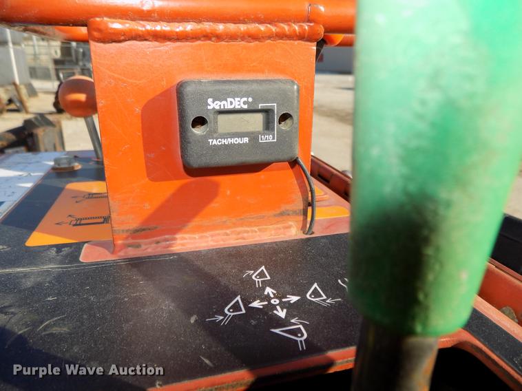 image for item DE7556 2006 Ditch Witch SK350 compact utility loader