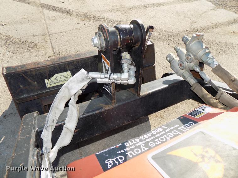 image for item DE7556 2006 Ditch Witch SK350 compact utility loader
