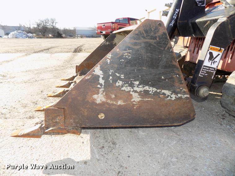 image for item DE7556 2006 Ditch Witch SK350 compact utility loader