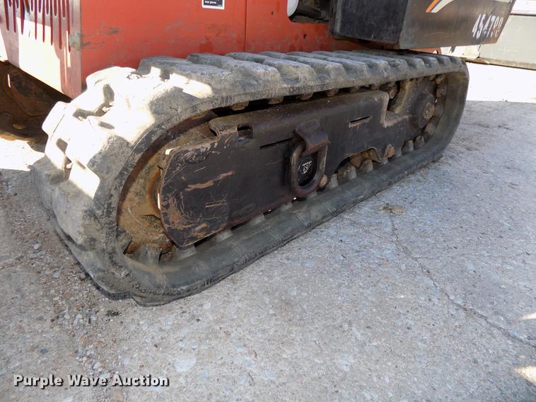 image for item DE7556 2006 Ditch Witch SK350 compact utility loader