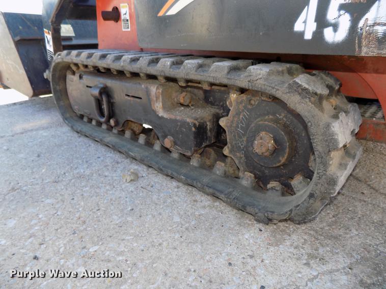 image for item DE7556 2006 Ditch Witch SK350 compact utility loader