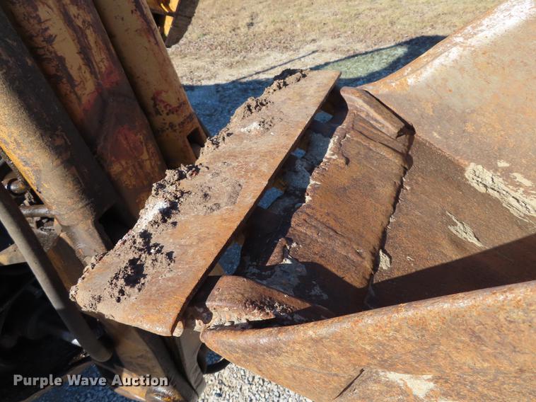 image for item DF1290 1982 Case 580D backhoe