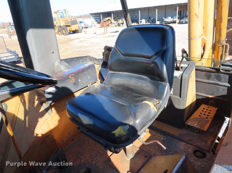 image for item DF1290 1982 Case 580D backhoe