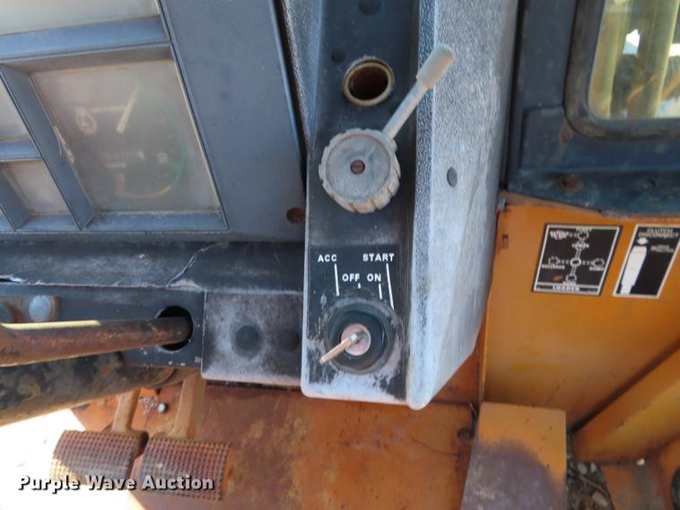 image for item DF1290 1982 Case 580D backhoe