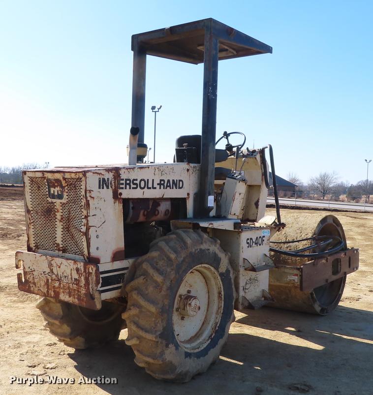 image for item DF1307 1988 Ingersoll Rand SD40F single drum vibratory roller
