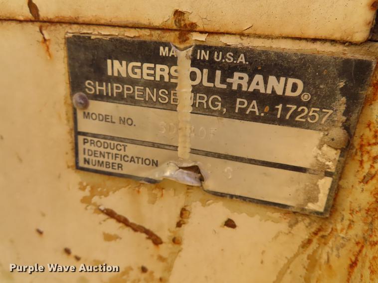 image for item DF1307 1988 Ingersoll Rand SD40F single drum vibratory roller