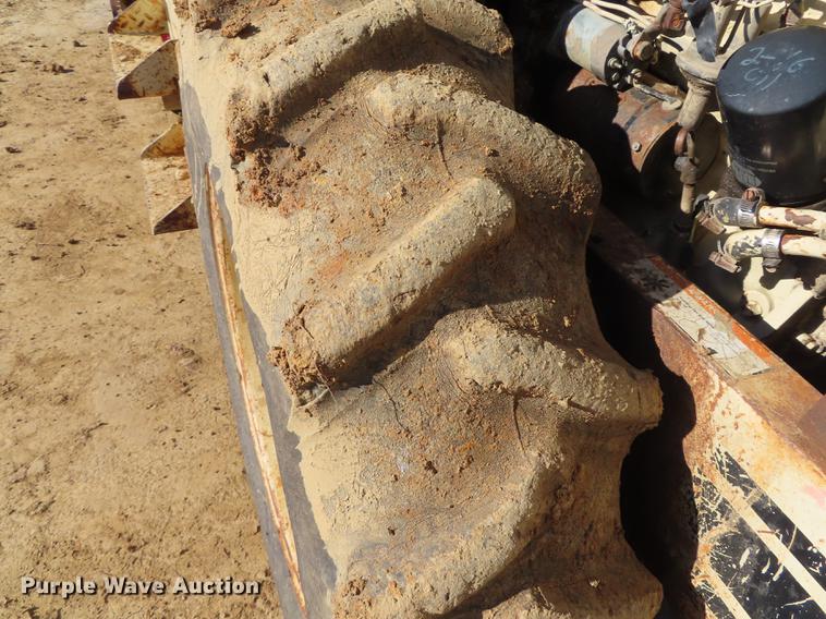 image for item DF1307 1988 Ingersoll Rand SD40F single drum vibratory roller