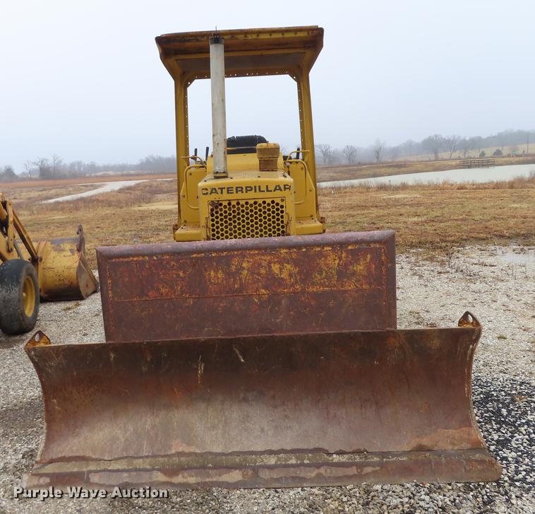 image for item DF1322 Caterpillar D3 dozer