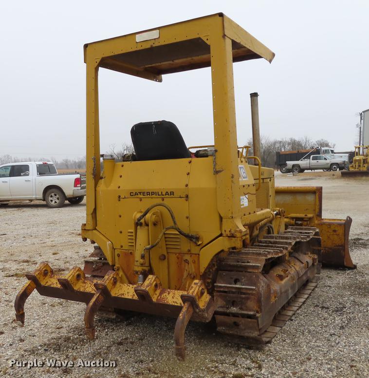 image for item DF1322 Caterpillar D3 dozer