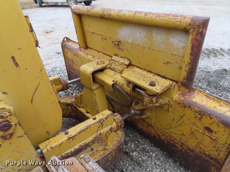 image for item DF1322 Caterpillar D3 dozer